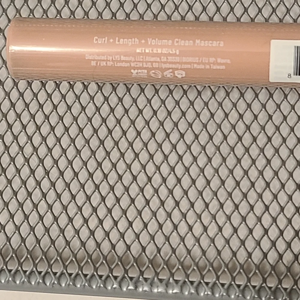 Lash Confidence Mascara in Tan by